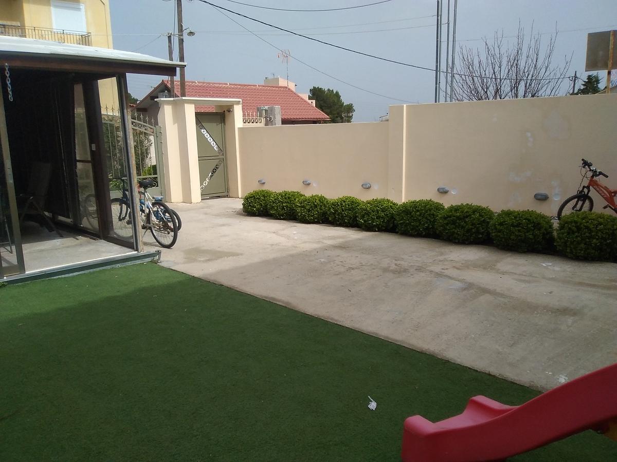 Rea'S Guest House Artemida  Exterior photo