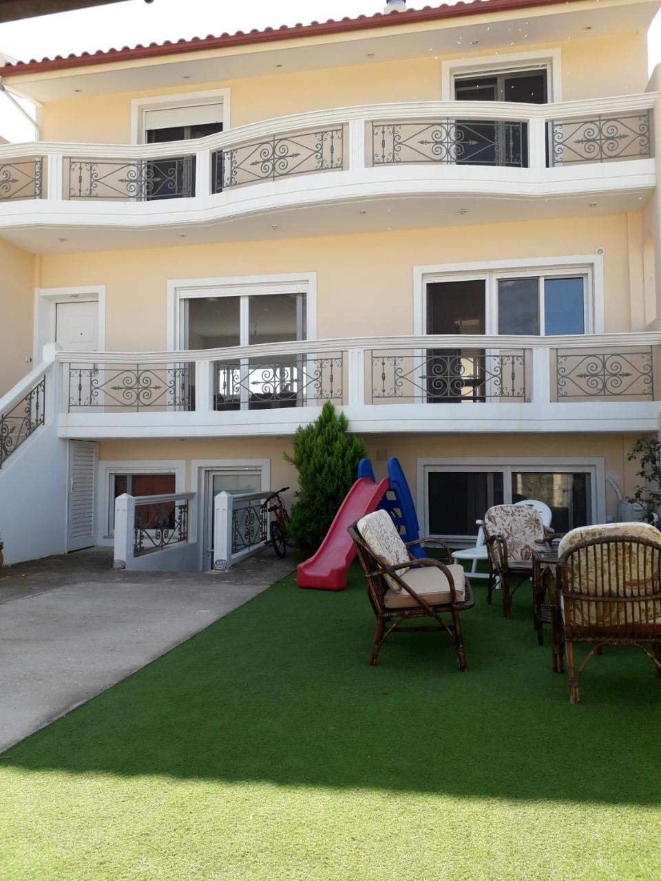 Rea'S Guest House Artemida  Exterior photo